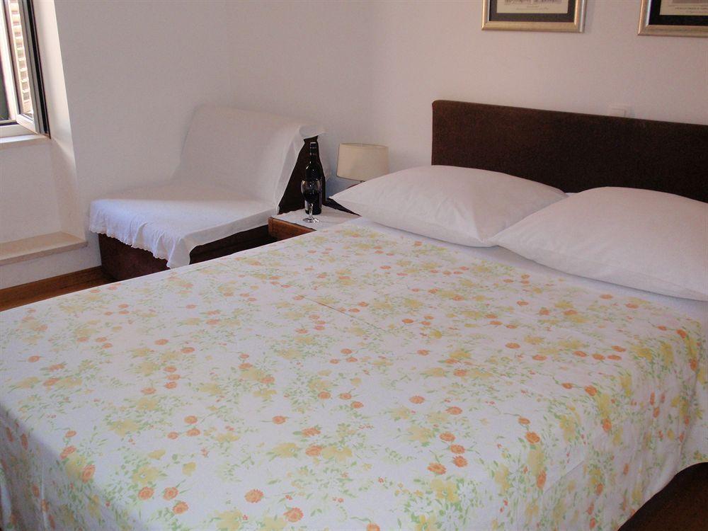 Malena Palace Experience Split Luaran gambar